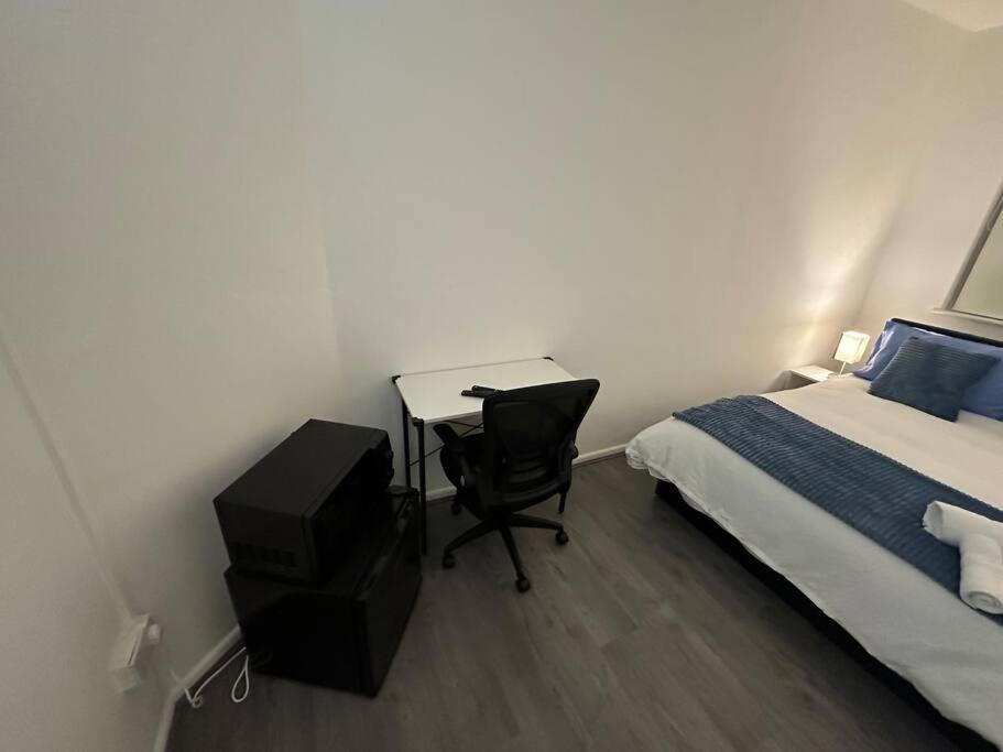 Small Cozy Private Bedroom Zone1 Londra Esterno foto